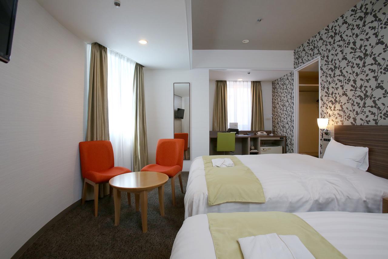 Hotel Crystal Plaza Hitachinaka Bagian luar foto